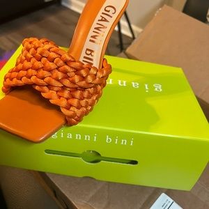 Brand new Gianni Bini